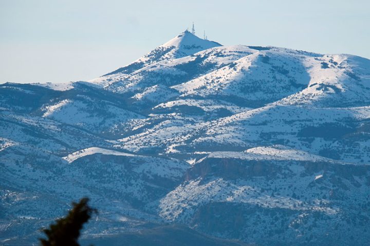 La Tetica de Bacares cubierta de nieve en la sierra de los Filabres