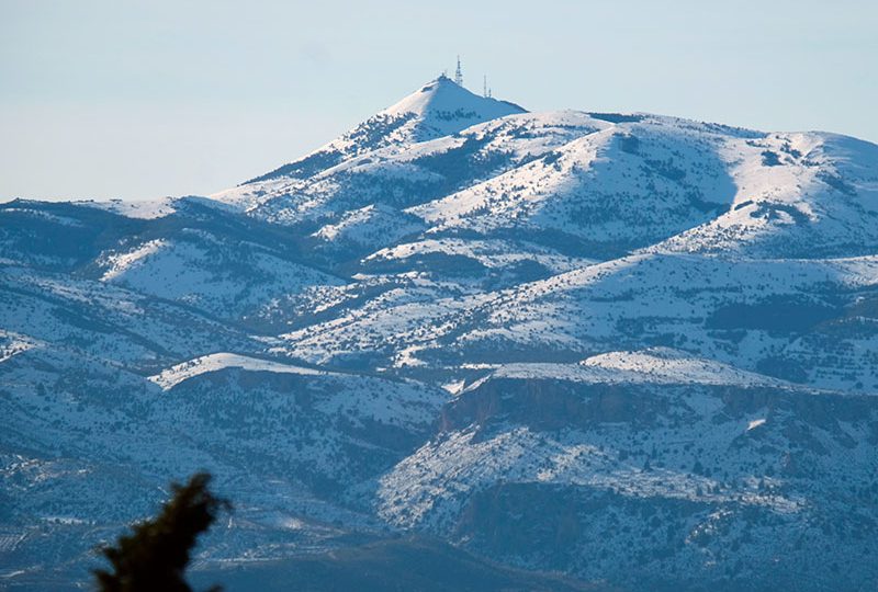 La Tetica de Bacares cubierta de nieve en la sierra de los Filabres