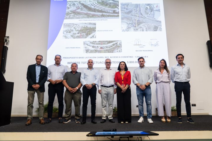 Presentación del carril bici del PAI Almanzora en las instalaciones de Cosentino, en Cantoria