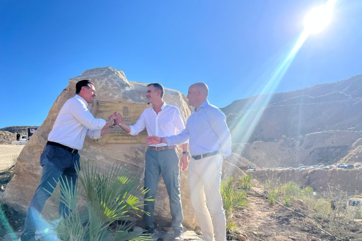 Inauguración del Parque Minero de Macael, junto a las canteras de mármol