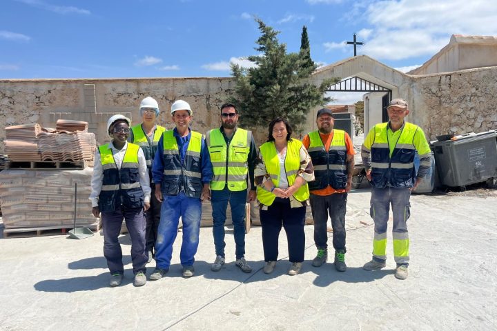 Visita de la Diputación a los trabajadores del PFEA en Sierro